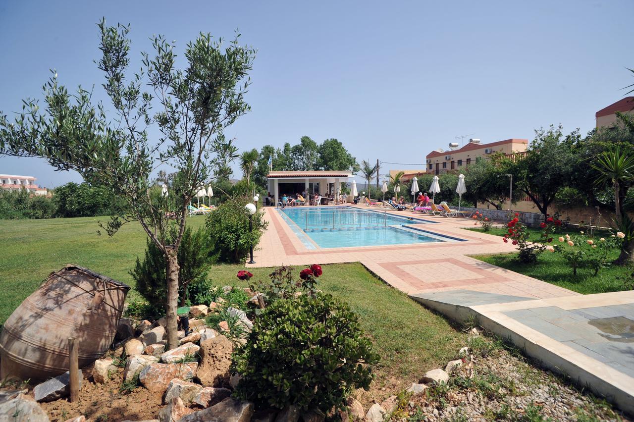 Merabello Apartments Agia Marina Екстериор снимка