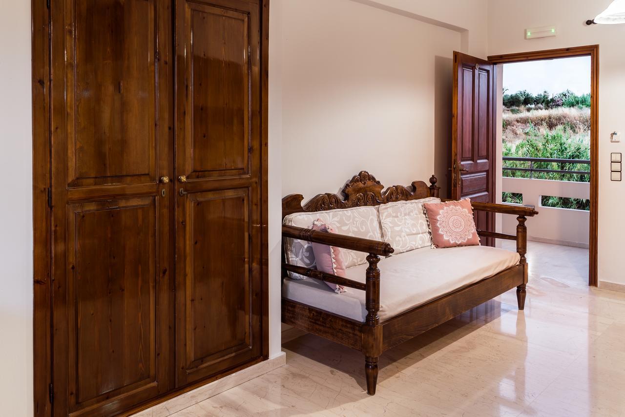 Merabello Apartments Agia Marina Екстериор снимка